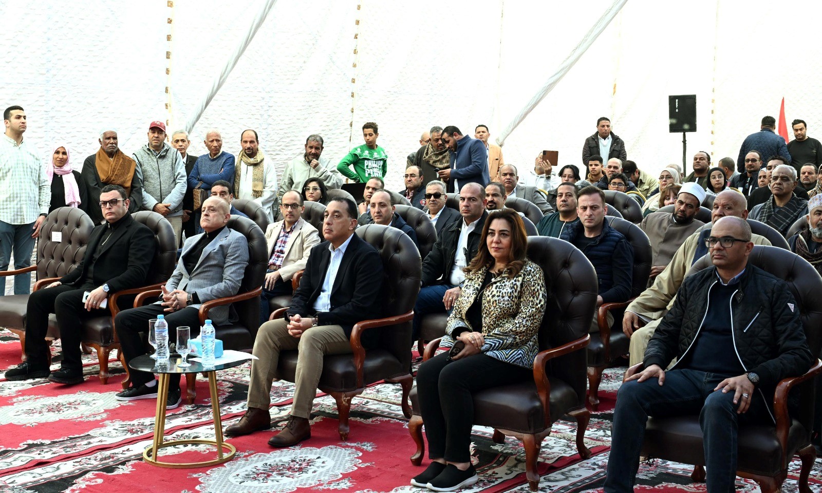 الطود 22222 رئيس الوزراء يسلم وحدات مشروع الإسكان القومي للشباب بالأقصر